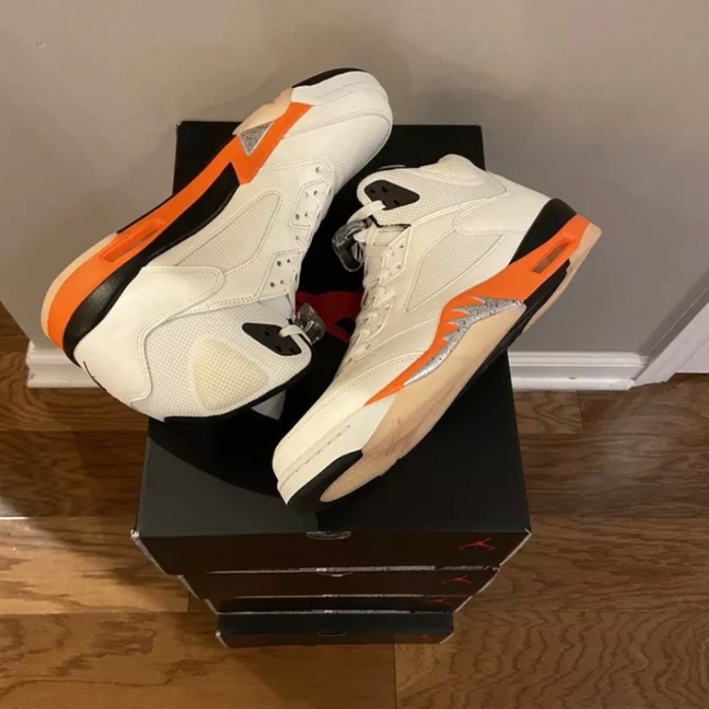 Jordan 5 - Shattered Background - New in box. Bought from champs.